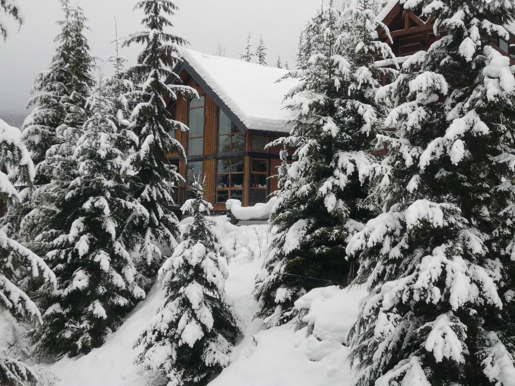2578 Snowridge Crescent